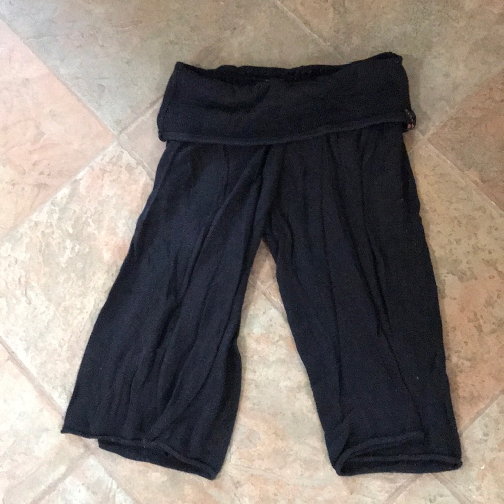 Lululemon knee length wide leg dance knit pants